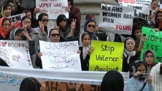 عکس هایی از تظاهرات افغانستانی های مقیم شهر ادیلاید استرالیا علیه قانون طالبانی احوال شخصیه