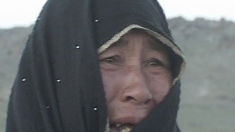 حملات وحشیانه کوچی ها به بهسود؛ کرزی و حلقه ی قومی- مافیایی او به جنگ داخلی گسترده دامن می زند! 