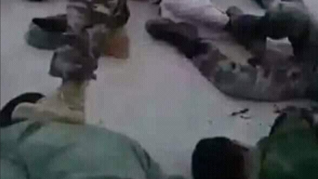 تروریست در لباس کوماندو: ویدئوی کشتار نیروهای اوزبیک توسط نظامیان پشتون