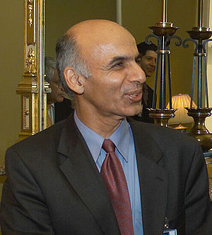 اشرف غنی احمدزی: پدر فساد مالی افغانستان!