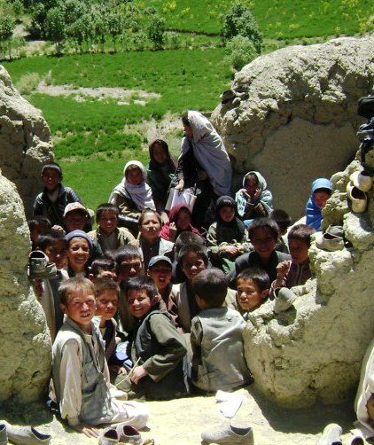 تبعیض بی شرمانه رژيم کرزی علیه دانش آموزان دایکندی و غور در آستانه روز جهانی مبارزه با تبعیض نژادی!