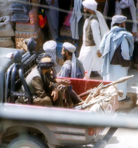 رقابت ها در گفتگو با طالبان؛ قطر با عربستان و کرزی با امریکا