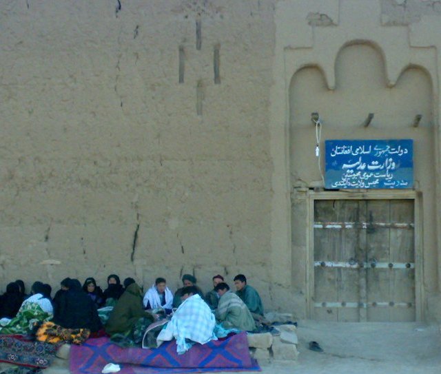 تحصن مقابل زندان نیلی